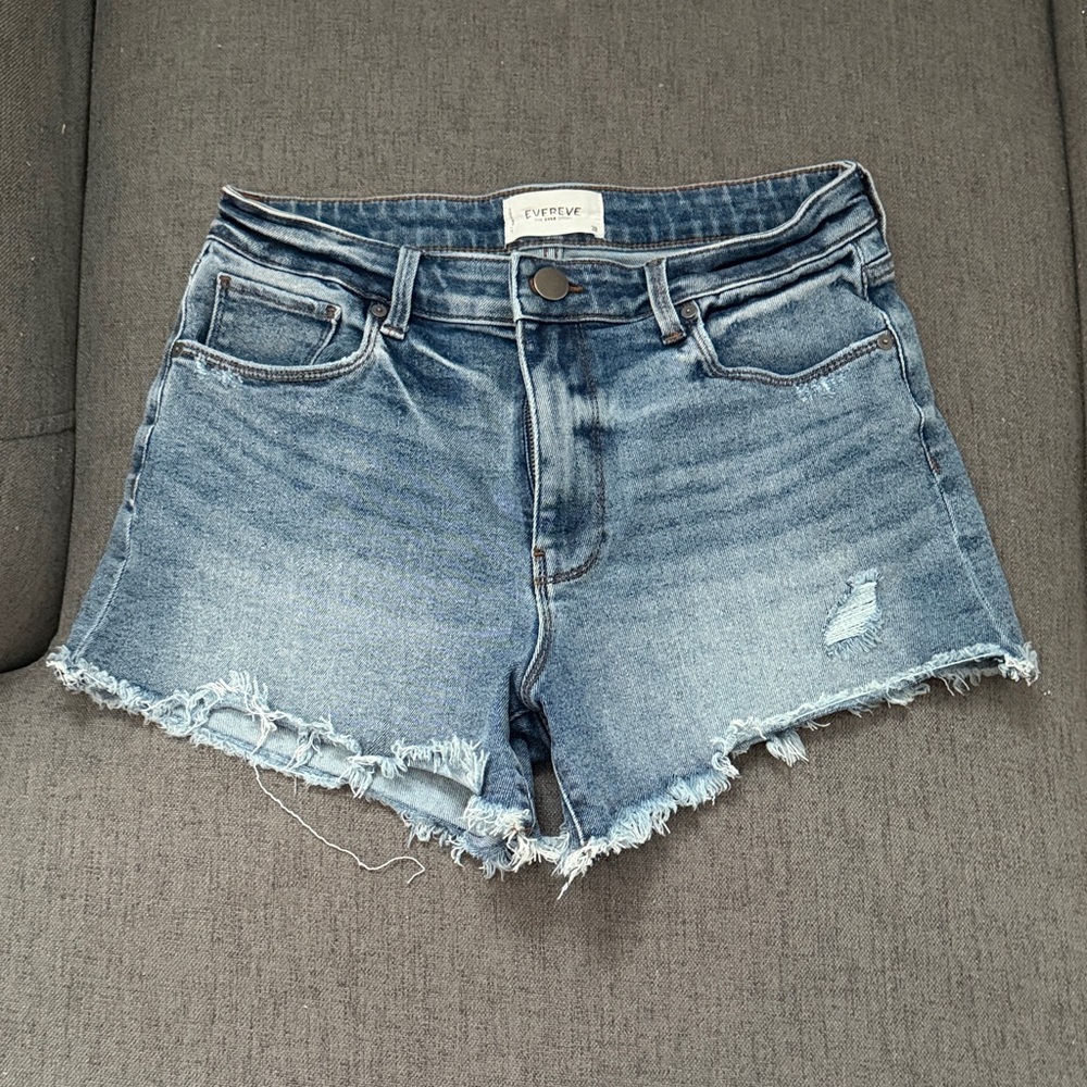 Evereve Light Blue Frayed Hem Denim Shorts, Size 6-8